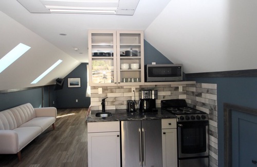 Hostetter House | Cozy Couple's Bungalow near Ligonier!