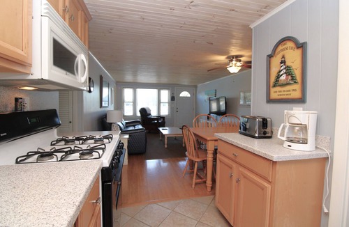 West Dennis House | Cozy Duplex Retreat Close to Beaches! (1814)