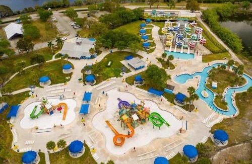 Miramar House | Cozy escape Free parking Private Patio