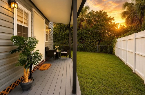 Miramar House | Cozy Escape Free Parking Private Patio