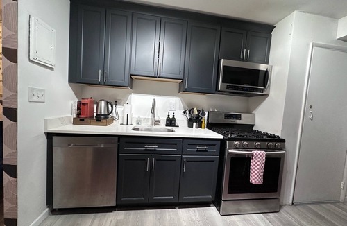 Alexandria Condo | Cozy Escape w/King Bed Mins Away from DC