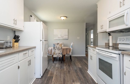 Hanover Cottage | Cozy Family/Pet Friendly Country Cottage