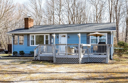 Hanover Cottage | Cozy Family/Pet Friendly Country Cottage
