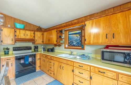 Polson Cabin | Cozy Flathead Lake Cabin | Private Dock & Kayaks