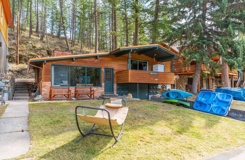 Polson Cabin | Cozy Flathead Lake Cabin | Private Dock & Kayaks