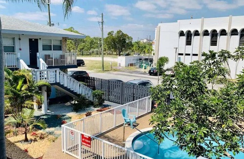 Victoria Park Apartment | Cozy Ft Lauderdale Apt, Wi-Fi,Pool,Laundry,Parking