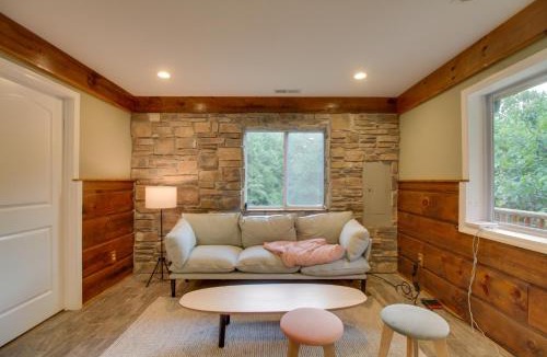Goode House | Cozy Goode Cabin w/Deck ~ 17 Mi to Lynchburg