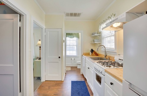 North Wildwood Cottage | Cozy Jersey Shore Cottage w/Beach Chairs!