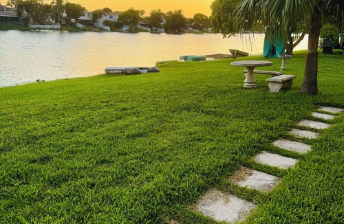 Pembroke Pines Apartment | Cozy lakeside private suite with private bath and entrance