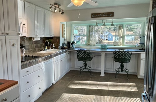 Grimstead House | Cozy little home on Gwynn's Island with semi-private Chesapeake Bay beach access