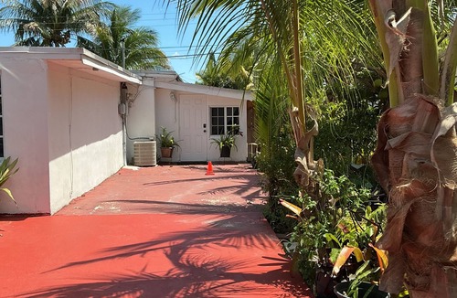 Miramar House | Cozy Miramar 1 Bedroom with POOL for vacation, travel nurse short, longterm rent