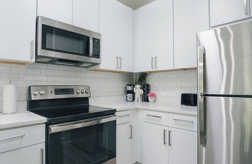 Vauxhall Condo | Cozy & Modern 1-bedroom condo