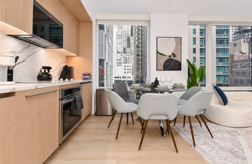 Financial District Apartment | Cozy & Modern 2BR/2BA in Downtown NYC