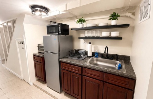 Hackensack River Waterfront Apartment | Cozy Modern Apartment Near NYC, Stadium & Shopping