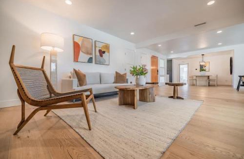 Fullerton House | Cozy Modern Haven w Soothing Ambience & Pool