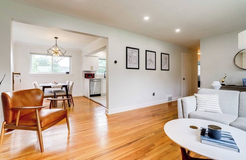 Baileys Crossroads House | Cozy Modern Single Family 5BD 2BA Home