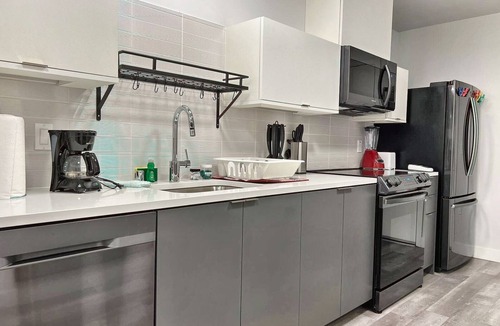 Fairfax District Apartment | Cozy Modern Studio on Spaulding Ave – Complimentary WiFi & Parking