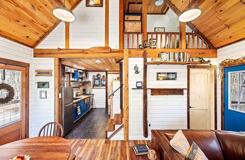 Clifford Cabin | Cozy Mountain Cabin Retreat with Private Forest & Kayaks Near Blue Ridge Parkway, Virginia