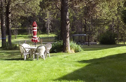 Coram House | “Cozy Mountain Home just 5 minutes from Glacier Park”