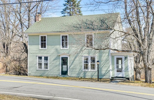 Medusa House | Cozy New York Retreat w/Fire Pit & Creek Access!