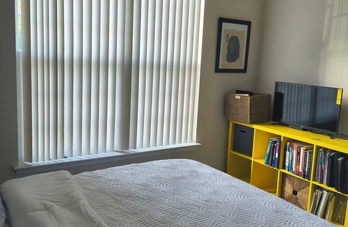 James Madison House | Cozy one bedroom w/private bathroom with WiFi, pool, fitness room