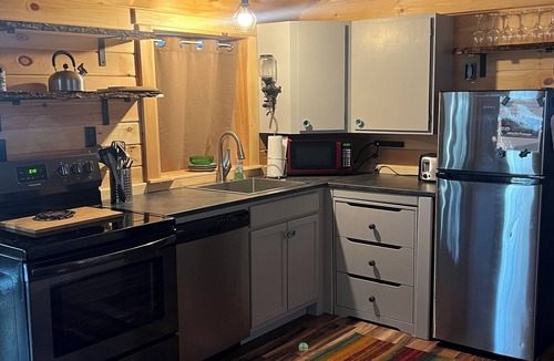 Elizabethtown Cabin | Cozy, Pet friendly 1-bedroom cabin, on the serene Bouquet river.