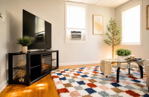 Fall River House | Cozy Private Room #1 Urban Haven 4BR Fall River