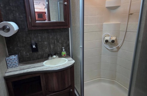 Green Creek House | Cozy Private RV Near The Delaware Bay