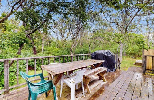 Dennis House | Cozy, Quiet, Secluded - within Short Walk of the Beach