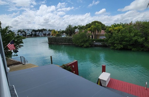 North Beach House | Cozy, quiet waterfront property w/kayak and 30' dock and 80' of waterfront