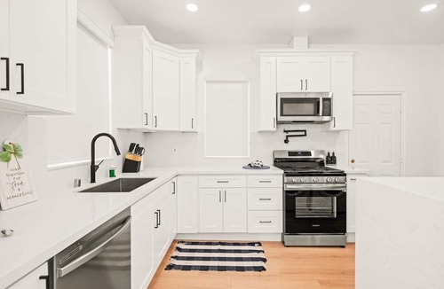 Harbor Cottage | Cozy Retreat Near Downtown Perfect for Families
