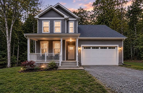 Lakeside Woods House | Cozy retreat with forest views, peaceful vibes & modern comfort