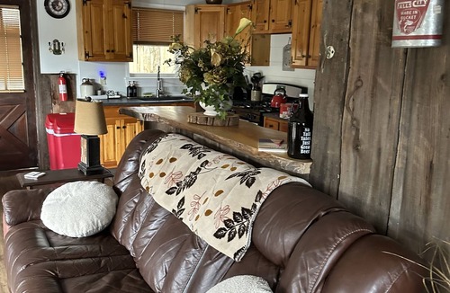 Roscoe Cabin | Cozy Roscoe Lakefront Cabin