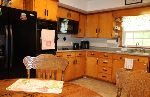 Bedford County House | Cozy Rustic Retreat w/Mountain Views, King Suite & Fast WiFi