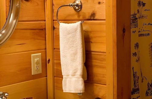 Mingo House | Cozy Secluded Wooden Cabin in Monterville, West Virginia