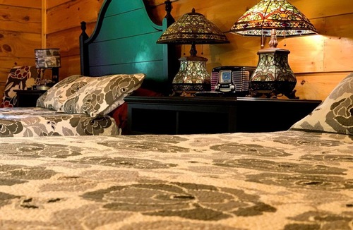 Mingo House | Cozy Secluded Wooden Cabin in Monterville, West Virginia