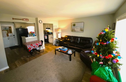 North Cape May House | Cozy Shore Cottage w/Hot Tub Pet Friendly
