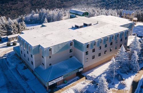 Edray Condo | Cozy Ski Condo in a Winter wonderland at Snowshoe, West Virginia