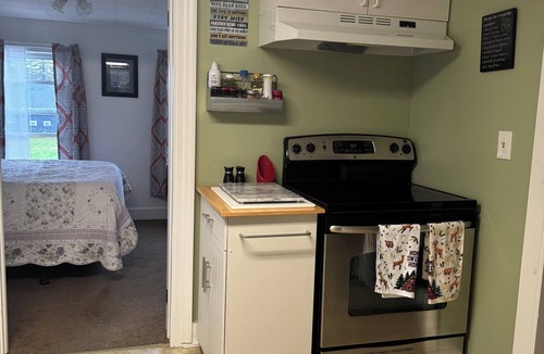 Town of Webb House | Cozy stay within walking distance to everything!