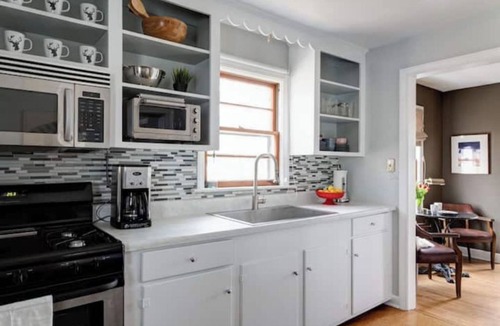 Belmont Cottage | Cozy Stonehenge Cottage- Fenced yard, Close to Hospital, Walk to Downtown