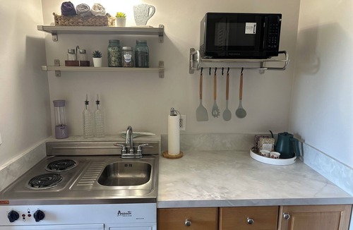 Plantation Apartment | Cozy studio in peaceful Plantation with AC, WiFi