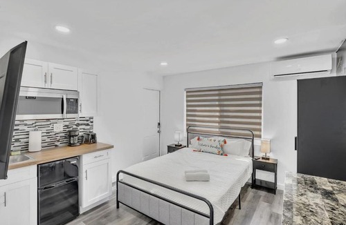 Dania Beach Apartment | Cozy Studio Near Hollywood Beach and Casino