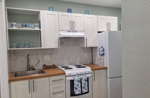 Lauderhill Apartment | Cozy studio near Sawgrass Mills Mall and Amerant Bank Arena with WiFi & AC.