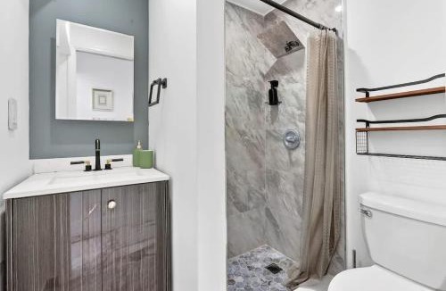 Hialeah Hotel | Cozy Studio with Parking Near Miami Airport