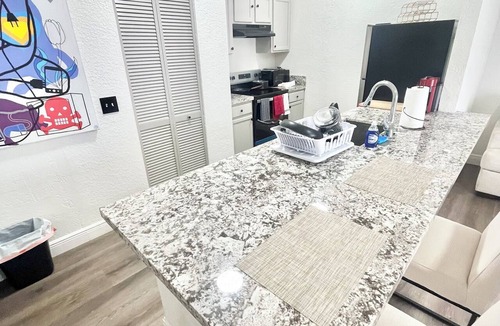 Downtown Fort Lauderdale Apartment | Cozy & Stylish 1-bedroom apartment in fantastic Fort Lauderdale with AC