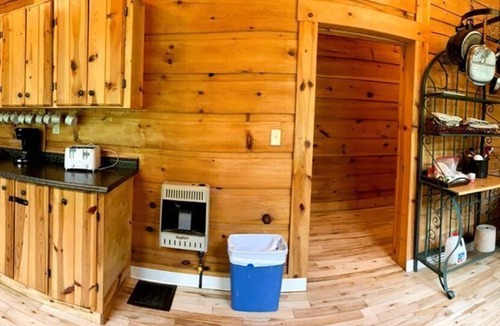 Mingo House | Cozy Suite Perfect for a Romantic Getaway in West Virginia