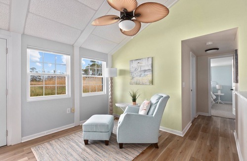 Point Lookout Cottage | Cozy Sunrise Waterfront 2-bedroom Cottage & Dock. Serene Point Lookout/Scotland
