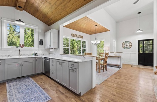 Martin City House | Cozy, Super Clean Farm Cottage w/Hot Tub – 10 Min to Glacier National Park