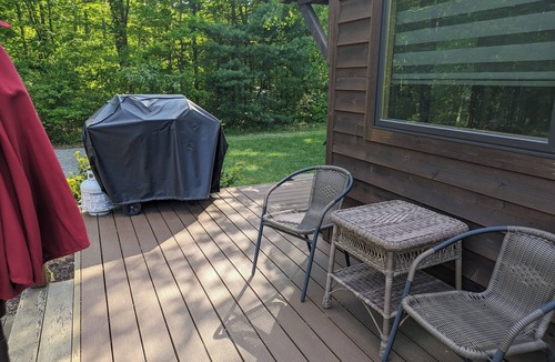 Ruckersville House | Cozy tiny home w/lofted king bed, outdoor oasis and 5-15m to local activities