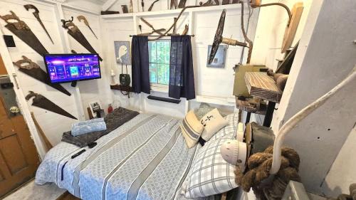 Brantingham House | Cozy Tiny House Perfect for Fishing and Water Sports on Brantingham Lake, NY